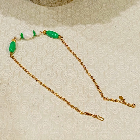 S8-BUNDLE ONLY-Vintage 1970's Signed Avon Green, White, & Gold Necklace - Picture 7 of 8